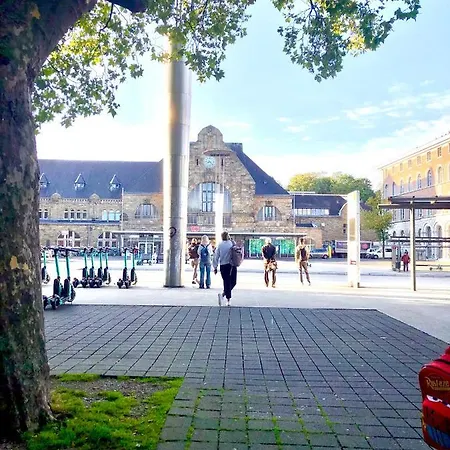 Am Bahnhof Aachen