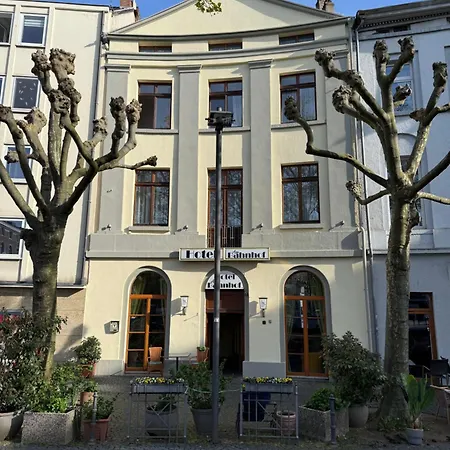 Am Bahnhof Отель