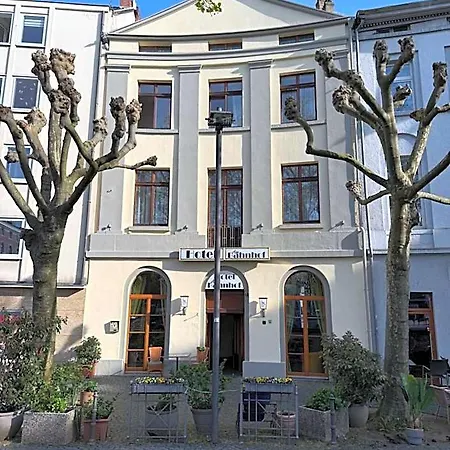 Am Bahnhof فندق آخن